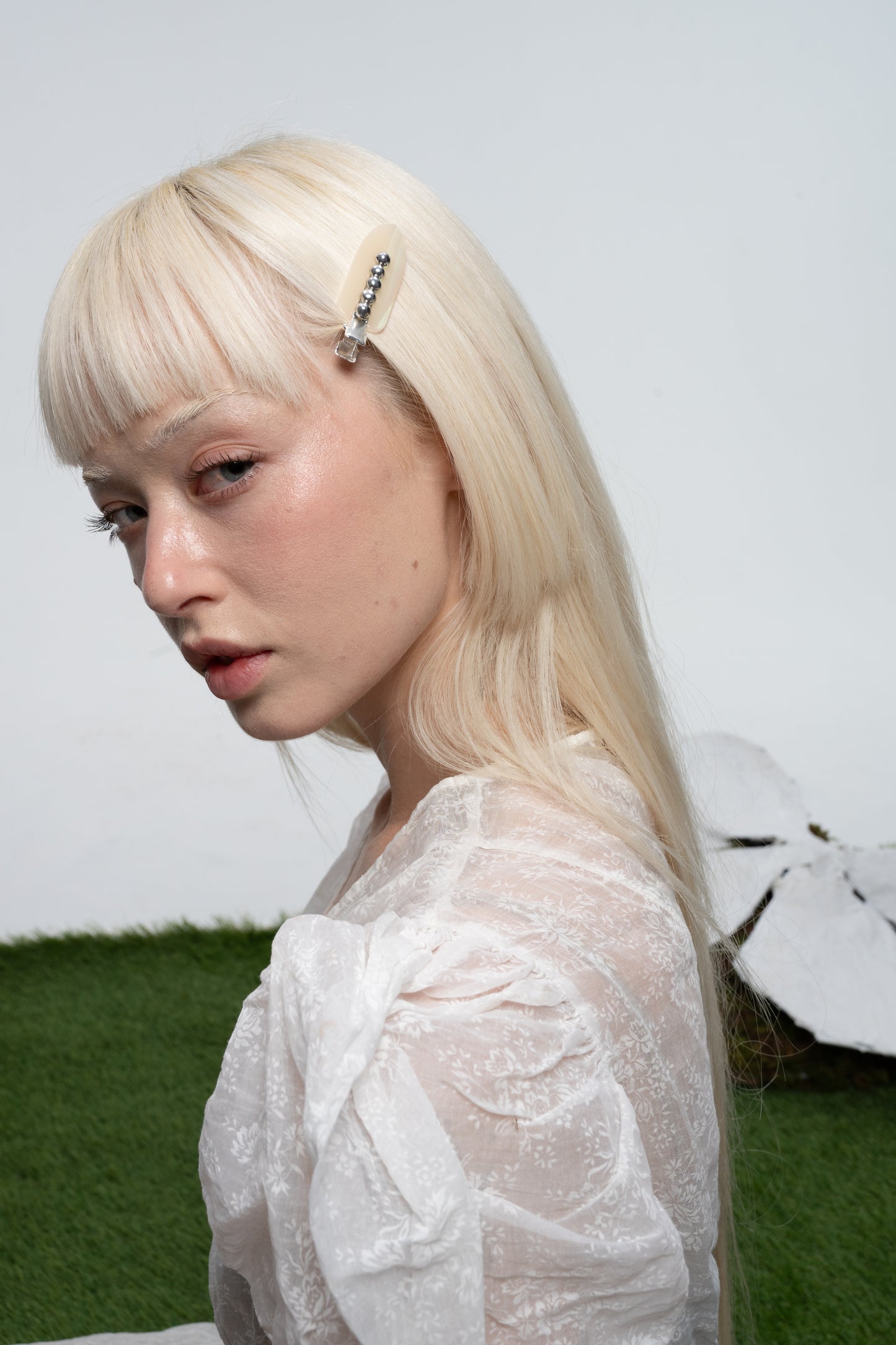 The Make Up Clips in Mother of Pearl